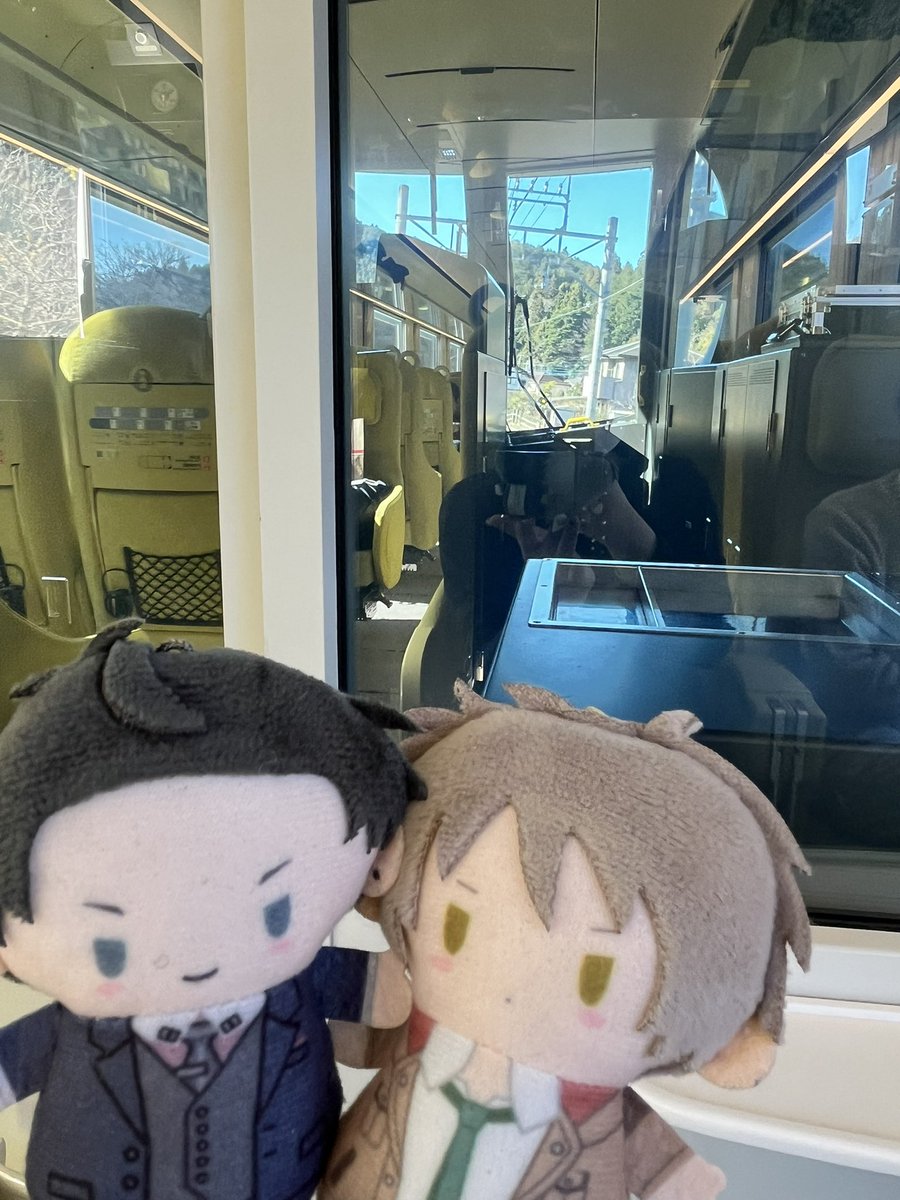 窓がでっかい電車に乗ってお出掛け☺️🚃
