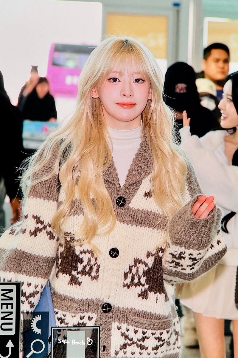 soft peach tweet media