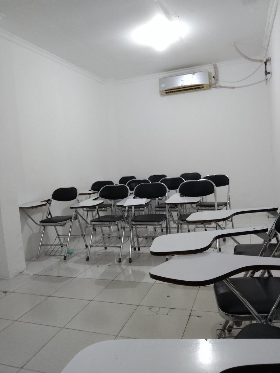 Sendirian + hujan enak bngt cuddle nih  😝🤭
#gaypalembang