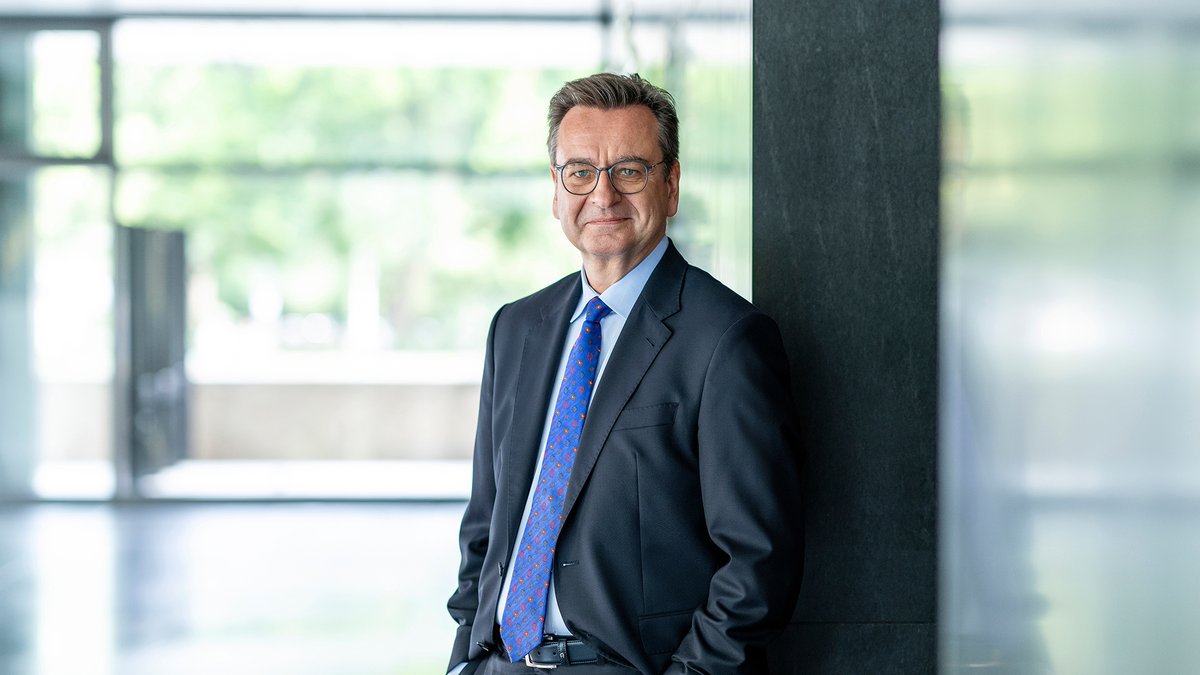 vbote's tweet image. Munich Re präsentiert neues Strategieprogramm: Neue Finanzziele, hohe Renditen und KI-Offensive dlvr.it/TPmr5j #Markt #JoachimWenning #MunichRe #ChristophJurecka #Markt