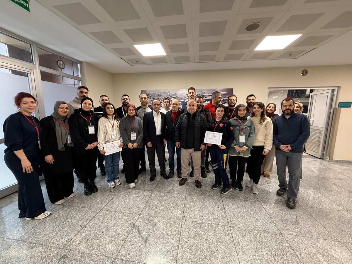 rizesaglik's tweet photo. Rize’de Acil Sağlık Çalışanlarına “TİLYAD Eğitimi” verildi

Acil Sağlık Hizmetlerinde görev yapan personellere yönelik hizmet içi eğitimler aralıksız sürüyor.

Haberin Detayları ⬇ ⬇
https://t.co/o4HldQs7t5

@saglikbakanligi https://t.co/QDAdwxpasT