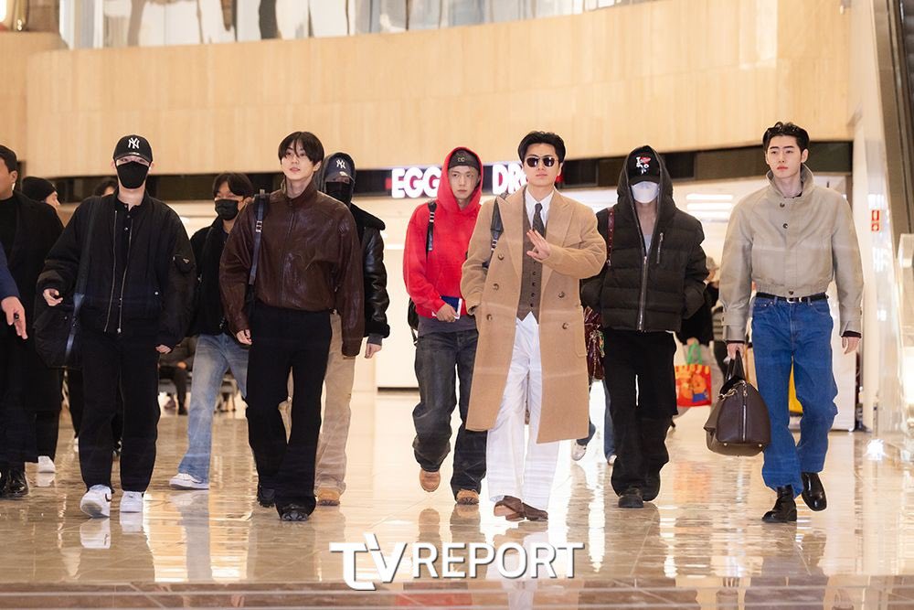 the members wearing casual outfits and there’s jay… 😭😭😭