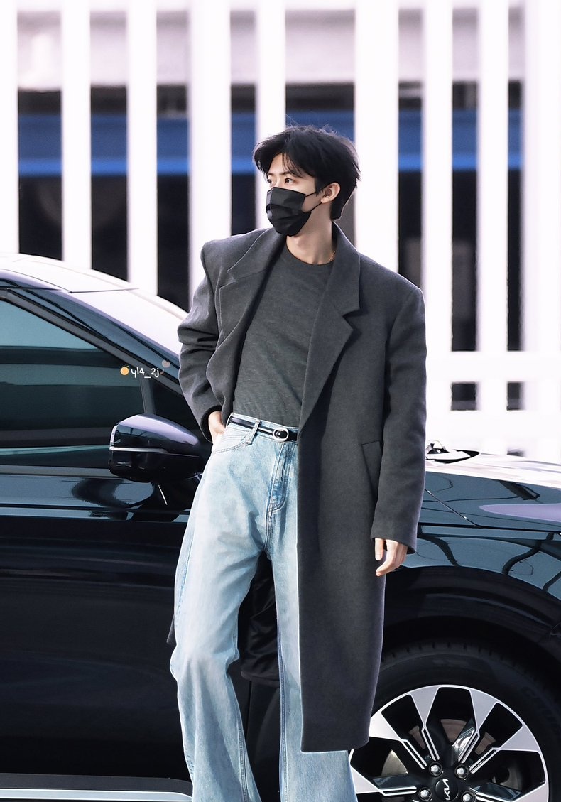 jungshasa's tweet image. tall and PERFECT oh na jaemin 😭