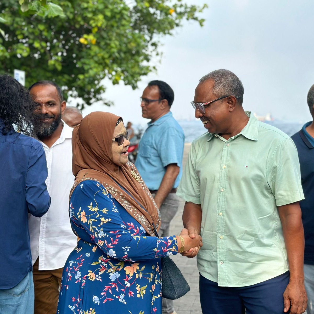 މާލޭ ސިޓީ މޭޔަރ ކެނޑިޑޭޓް <a href="/aliaazim/">𝐀𝐥𝐢 𝐀𝐳𝐢𝐦</a> ވިލިމާލޭ ރައްޔިތުން ގާތަށް. 

#Gadhakoh 
#MifaharuAli 
#FaseyhaDhiriulhun 
#AliAzimForMayor
