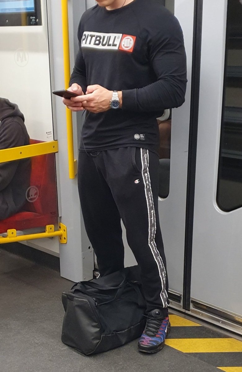 subguy_pl's tweet image. Santa Claus Is Cumin' to Town 🎅🏼👟