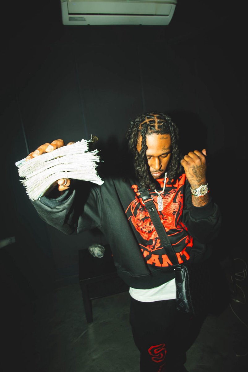 MeechBandzz's tweet photo. Who tf is MB5! ? You finna find out #5G 12-25-25 📶  No More Fucking around I’m HIM .. https://t.co/H9xZYe0xVB