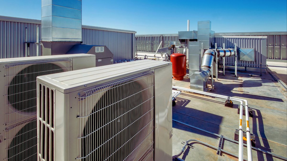 Level1HVAC's tweet image. Replacing your #commercialHVAC system is a major investment that impacts comfort, energy costs, and long-term building performance 📉💸 Here are the factors to consider before moving forward with a replacement...
levelonehvac.com/2025/12/09/rep…
#LevelOneHVAC #HVAC #Replacement