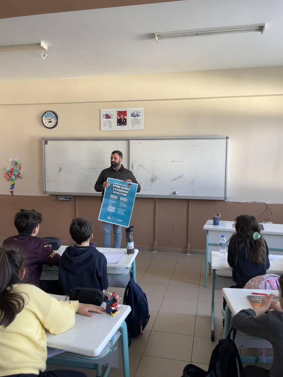 tugvaiznik's tweet photo. 📍Bursa Sınıfları ne gezen enerjimiz, koridorlara yayılan merak dolu bakışlar ve kitapların büyülü dünyasına açılan kapılar… Hepsi Kitap Kurdu yarışması için! 🐛✨Hazırsanız; sayfaları çevirirken hayal gücünüzü büyüten, okudukça güçlendiren, eğlence dolu bir yolculuğa çıkıyoruz https://t.co/fiAX1lXefq