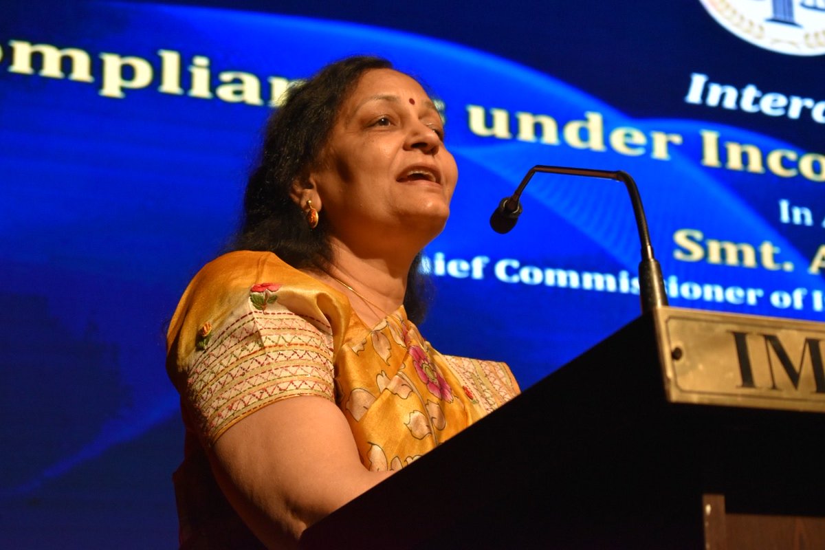 IncomeTaxUPWest's tweet image. In the process of ongoing series of events, another outreach program under the able leadership of Ld. Pr CCIT, UP(West) &amp;amp; Uttarakhand  &amp;amp; guidance of Ld CCIT Ghaziabad, PCIT Gzb &amp;amp; PCIT(Admn), Kanpur was conducted by Income Tax Department at Ghaziabad station on 11/12/2025 where…