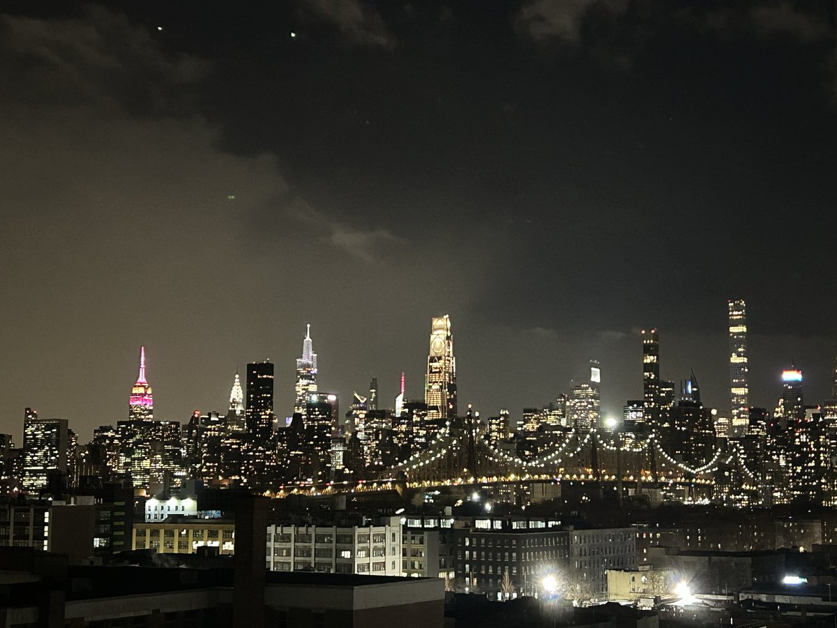 New York
Tag 1 rum und völlig „overwhelmed“ auf Grund der vielen Eindrücke. 
Was für eine Stadt 💙

#NYC #NewYork #DaWoAllesEtwasGrößerIst