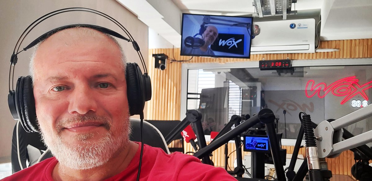 Habitualmente me resultan patéticas las despedidas. Por lo tanto, voy a ser breve: “El jueves 18 de diciembre concluye la temporada 2025 de Por el aire como un tiburón”.
VER MÁS instagram.com/danipolliniok/
ESCUCHAR PROGRAMAS mixcloud.com/dani-pollini-w…