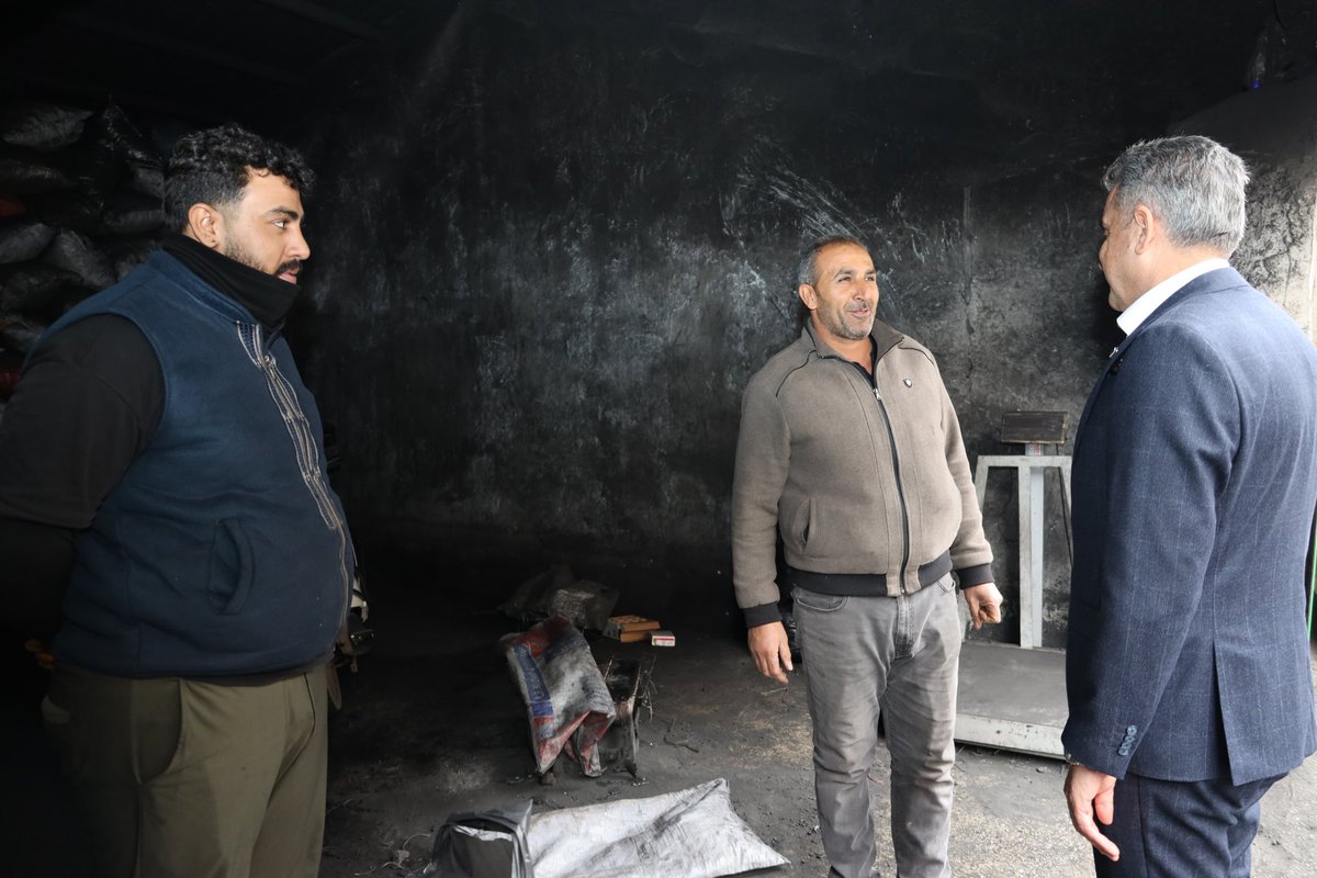 2/ Güleryüzleri, samimiyetleri, muhabbetleri ve destekleriyle bizlere güç veren esnaflarımıza ve hemşehrilerimize teşekkür ediyoruz.

Bizim siyasetimiz, her daim sahada olmak, milletimizin sesine kulak vermektir.

#SevdamızŞanlıurfa #Esnaf #Esnafziyareti #Şanlıurfa
<a href="/RTErdogan/">Recep Tayyip Erdoğan</a>