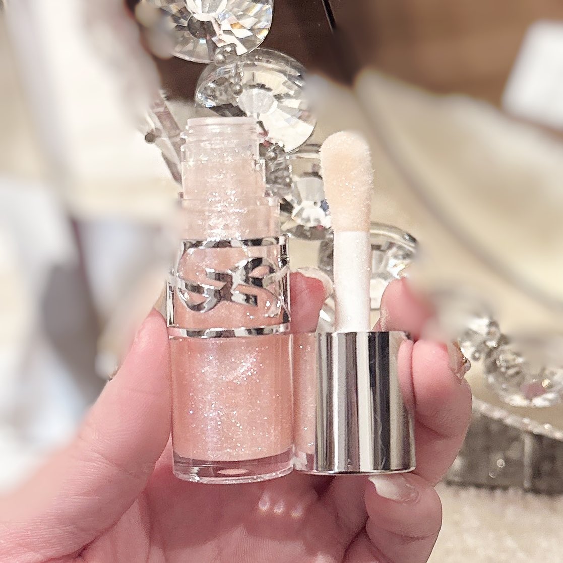 1/2発売の限定色もﾊﾞｰｰｰｰｰｶ可愛いので絶対買って？？？？？？？？？
" お砂糖ラメ " がコンセプトの激甘キラキラプランパー。可愛すぎんだろ。