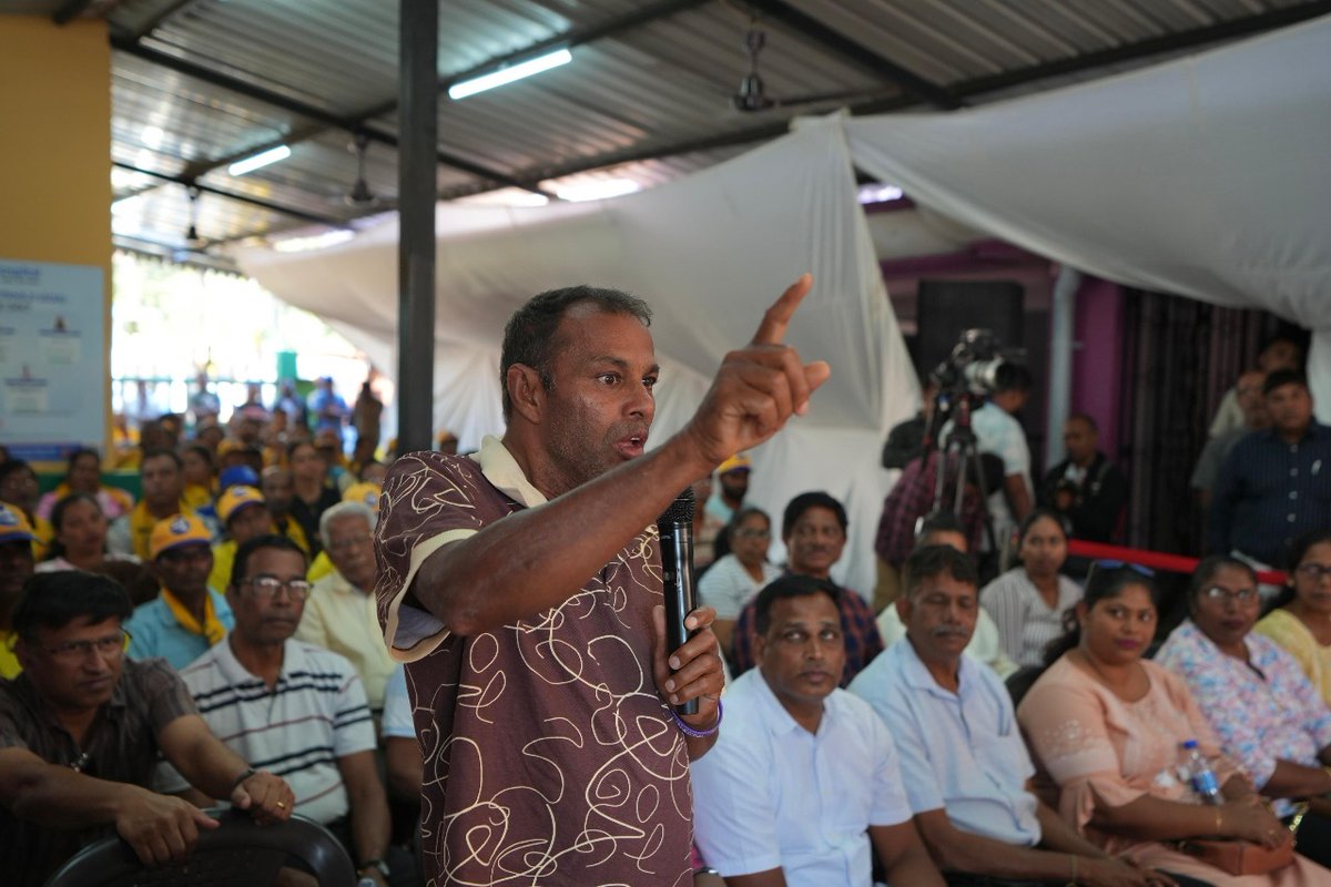 Today, I had the opportunity to meet the amazing people of Velim and listen to their concerns.

The BJP in Goa is infamous for corruption, Gunda Raj, and threatening the common people. On the other hand, the two MLAs of the Aam Aadmi Party have always stood with the people of