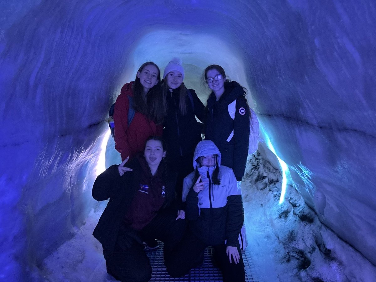 GeographySTM's tweet photo. First day fun! 🌌🇮🇸🧊 https://t.co/S1KxcqzdmN