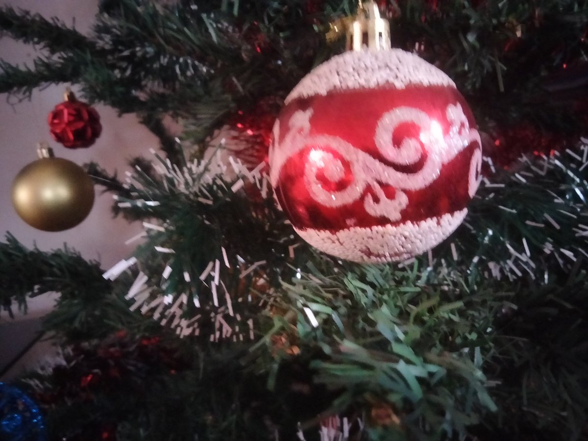 Ny Fiainana akory tsy anatin'ireo asa ataonao na ireo fanananao, Sady tsy anatin'ireo re sy tsapa ary hitanao ihany koa.
Ianao Ilay Fiainana, Ny ambiny akora fotsiny ihany...
#Life #Vie #Aina