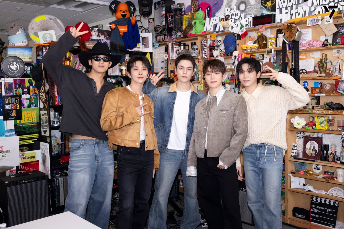 'Tiny Desk concert' Photo Sketch

▶️ weverse.io/seventeen/medi…

#SEVENTEEN #세븐틴
#tinydesk