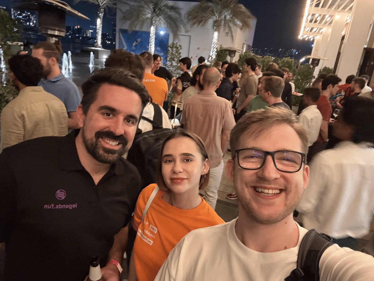 KumekaHub's tweet photo. Solana Breakpoint 2025 в Абу-Дабі!

🌴 Сонце, ком’юніті, нові знайомства і купа натхнення — і все це в атмосфері, де кожен куток дихає Web3.

Спілкуємось, обговорюємо ідеї та зар��джаємось енергією.