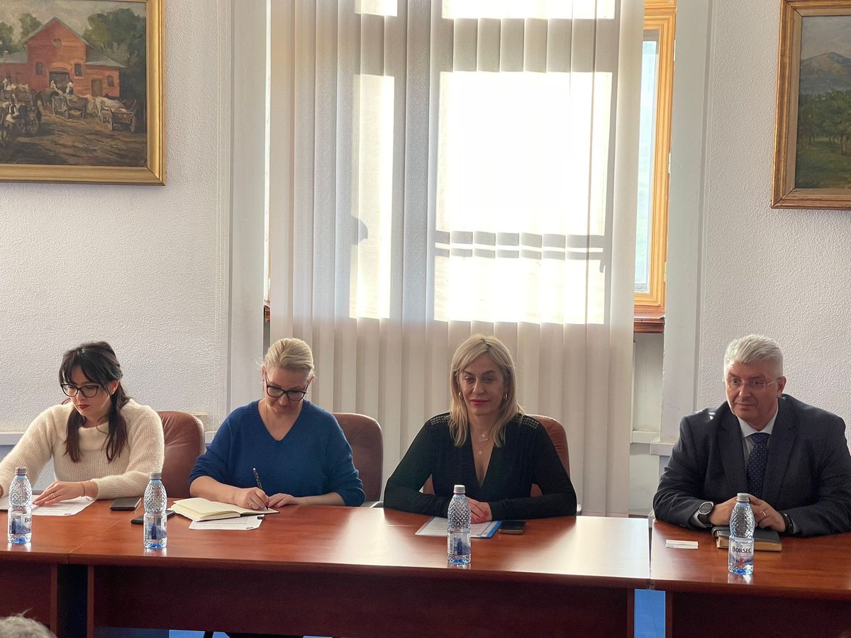 AzEmbRomania's tweet image. The delegation of the Bar Association of the Republic of Azerbaijan, led by Chairman @BaghirovAnar, together with the Ambassador of Azerbaijan to Romania, Gudsi Osmanov @GudsiOsmanov, held a meeting at the Ministry of Justice of Romania with the Secretary General of the Ministry,…