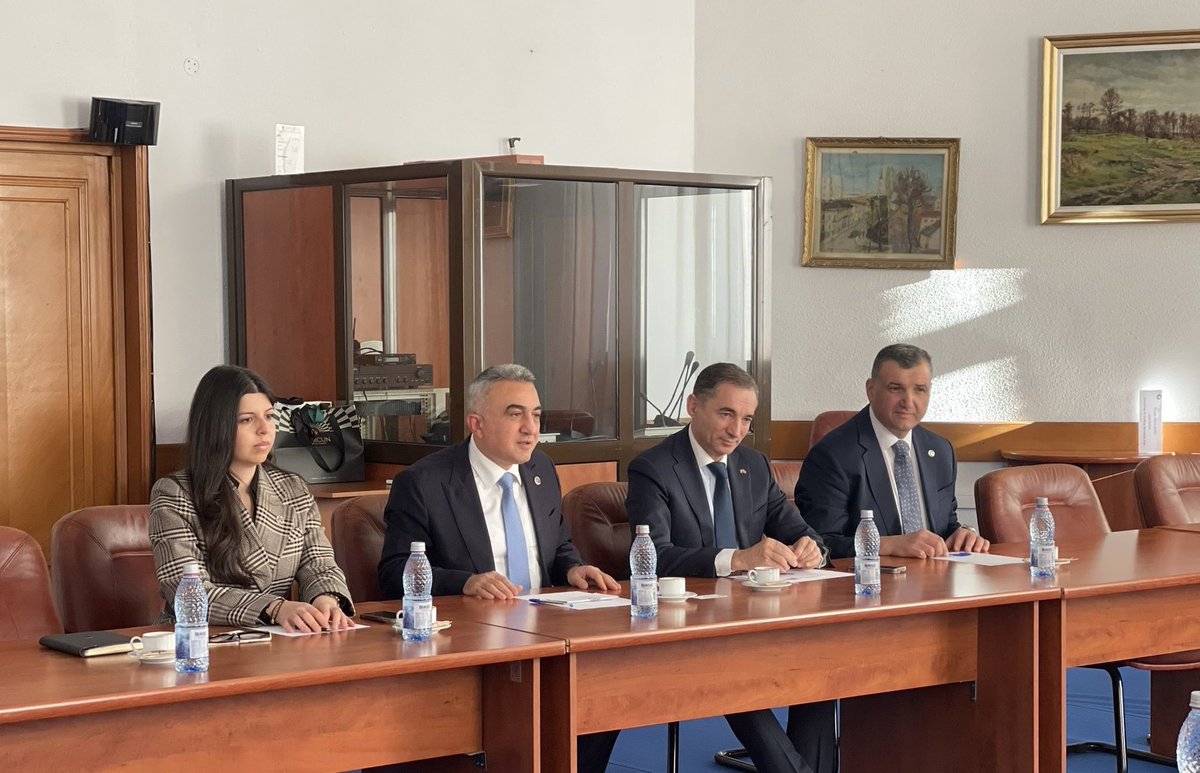 AzEmbRomania's tweet image. The delegation of the Bar Association of the Republic of Azerbaijan, led by Chairman @BaghirovAnar, together with the Ambassador of Azerbaijan to Romania, Gudsi Osmanov @GudsiOsmanov, held a meeting at the Ministry of Justice of Romania with the Secretary General of the Ministry,…