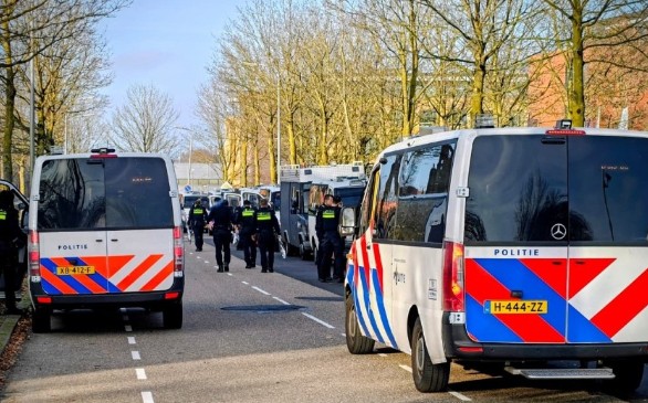 StopGeweld_Nu's tweet photo. @nffc2009 Thanks, mate, glad to hear you enjoyed it. Congratulations on the three points for #nffc. We both supporter groups showed the Utrecht police @POL_Utrecht, and our critical mayor, Sharon Dijksma @GemeenteUtrecht, that it's possible to interact fairly.
#utrnfo #utrnot #fcutrecht https://t.co/J5HguQc4IX