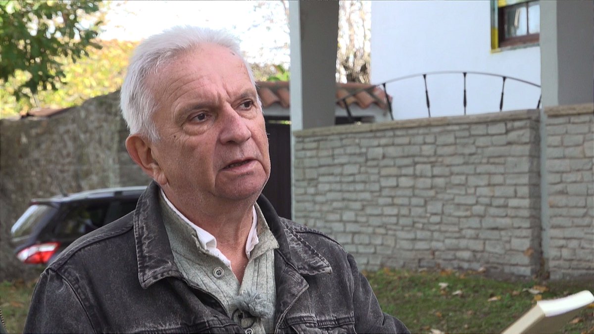 Artefaktua tweet media