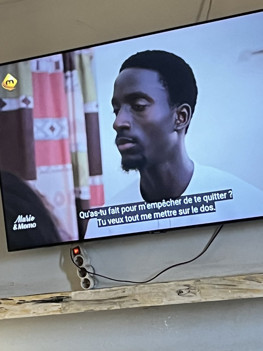 Timatabae's tweet photo. Sont-ils obligés de crier pour parler, même si l’on sait que c’est difficile pour eux 😩😩😩?  Damay tiite https://t.co/TtHC8fpHvj