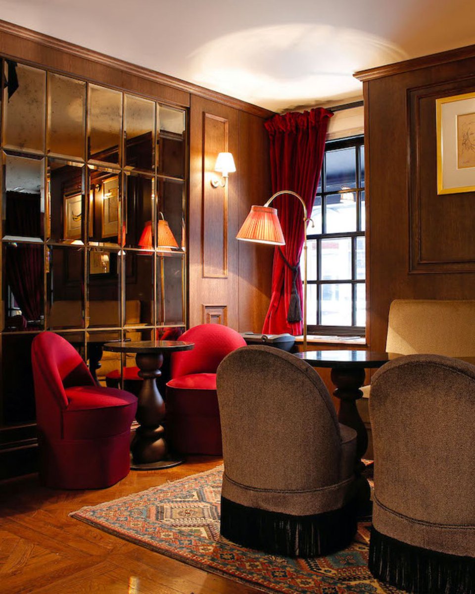 Soho stays don’t get cooler than Mimi’s. Moody corners, polished details, and that unmistakable London buzz right outside the door 🍸🌙 

buff.ly/YT9BjJn