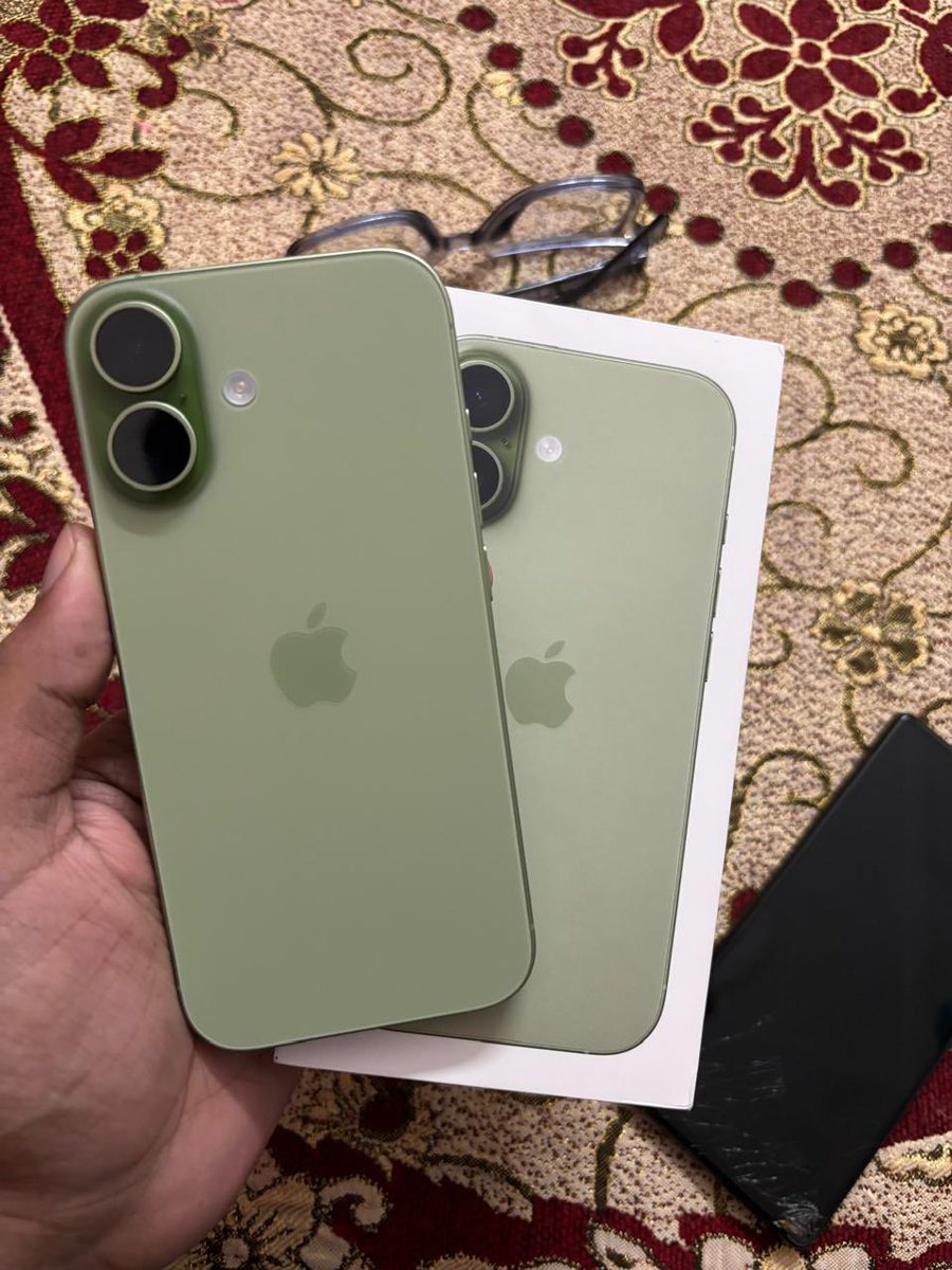 kaif9999's tweet image. Just got an iPhone 17

Thanks TypeScript and Python