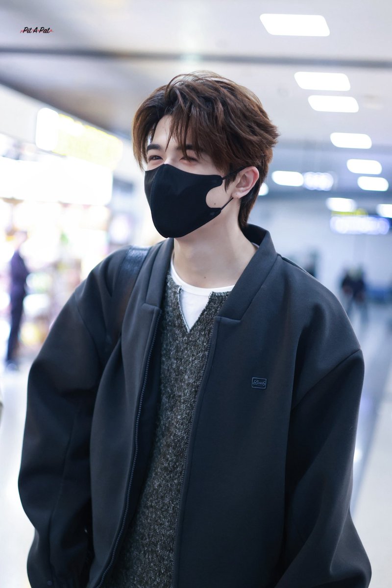 PitAPat1020's tweet image. 251212 CSX🛫

@patrick_pppat

#PatrickFinkler #Patrick
#แพทริค #เจ้าปลาดาว
#尹浩宇 #Patrick尹浩宇