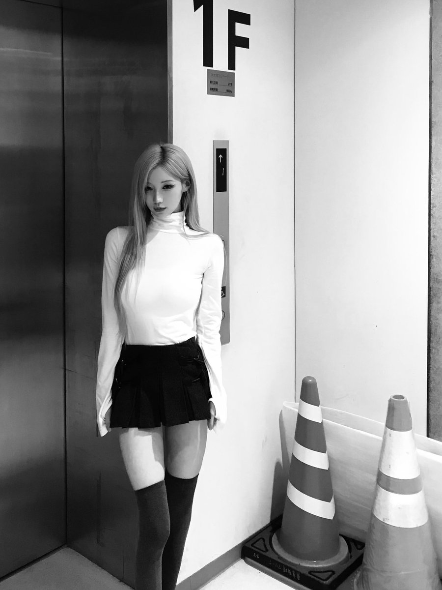 picbaemon's tweet photo. ASA WEVERSE UPDATE https://t.co/UKywWA1O4i