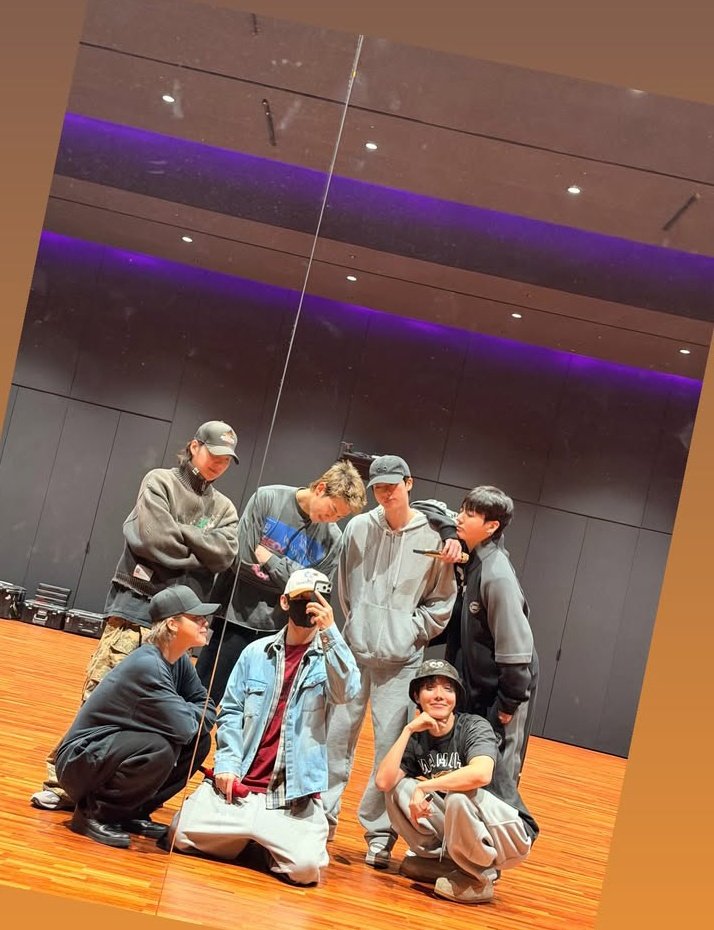 Ağlıyorum sabahtan beri #btsisseven