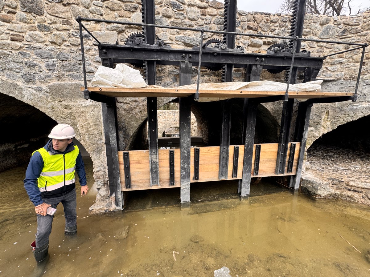 As part of the ongoing upgrade works to the Ward River Regional Park, Fingal County Council have completed restoration of the Cascades, an historic structure of national importance. Other structures nearby have also been restored to their former glory by a team of conservation