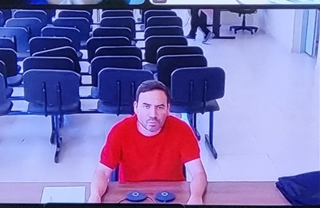 robertoperezpy's tweet photo. ⚖️La jueza Lici Sánchez hizo lugar a la extradición simplificada y/o voluntaria requerida por Alexandre Rodrigues Gomes al Brasil, donde es requerido por narcotráfico. La magistrada aplazó la entrega hasta la conclusión final de los procesos penales que se encuentran pendientes en Paraguay. 

👉Mantuvo la prisión preventiva del extraditable y seguirá recluido en la penitenciaría de máxima seguridad “Martín Mendoza” de Emboscada.