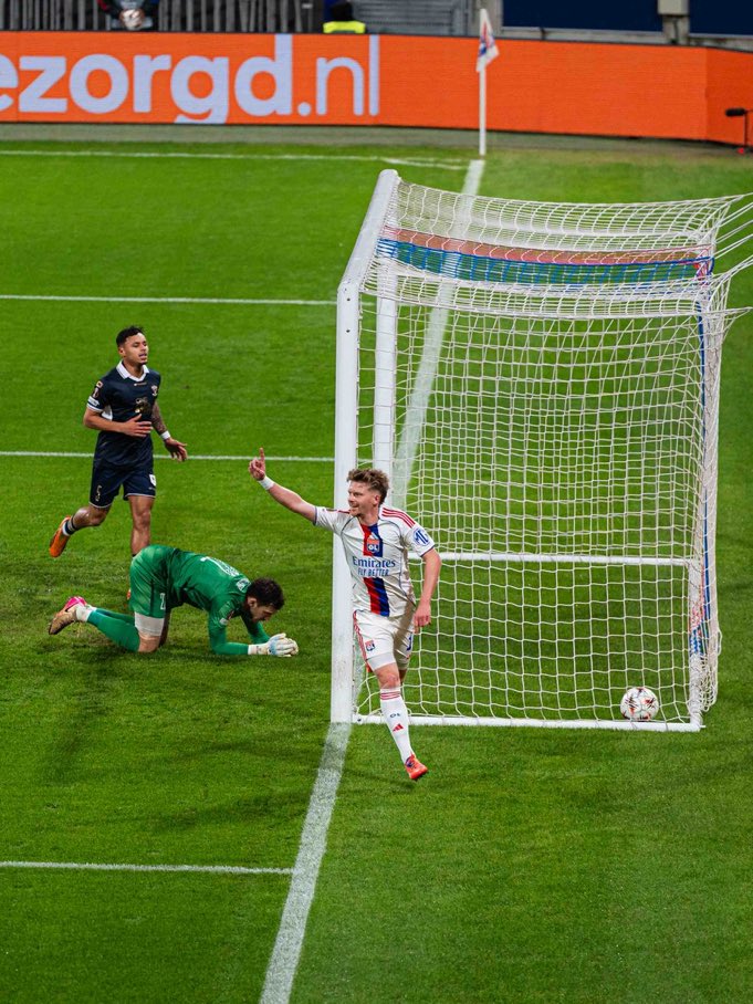 OL_Turkce's tweet photo. Pavel Sulc, Lyon formasıyla ilk golünü #OLGAE maçında Avrupa sahnesinde attı.
#TeamOL #UEL https://t.co/T40Dvx4IzB
