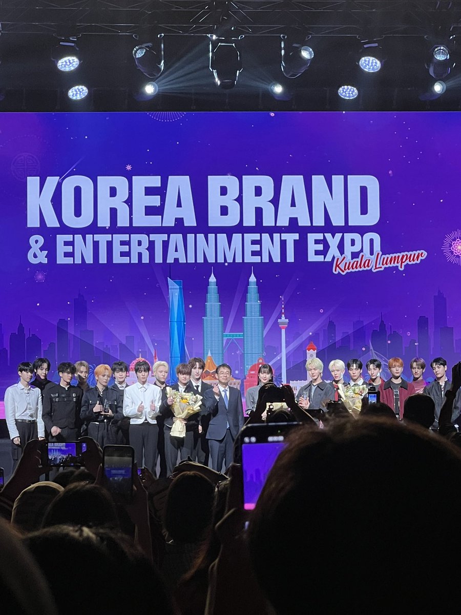 โโ๐๐ช๐ฃ๐ ๐จ๐๐ฌ ๐๐ฃ๐ & ๐ญ๐๐!โงโ
tweet media