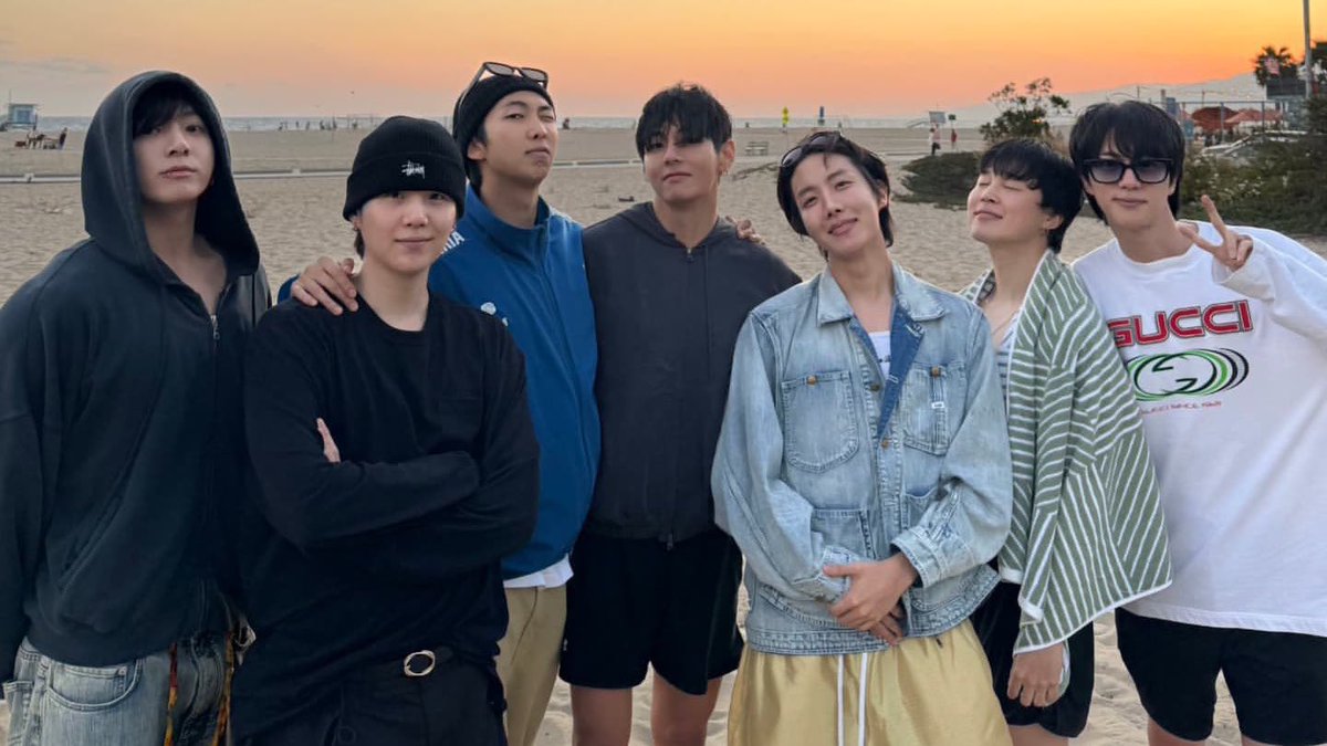 btschartsxdaily's tweet photo. #BTS OT7 2025 PICS *SO FAR* 😭💜

BTS IS COMING https://t.co/ug0HzVcNPS