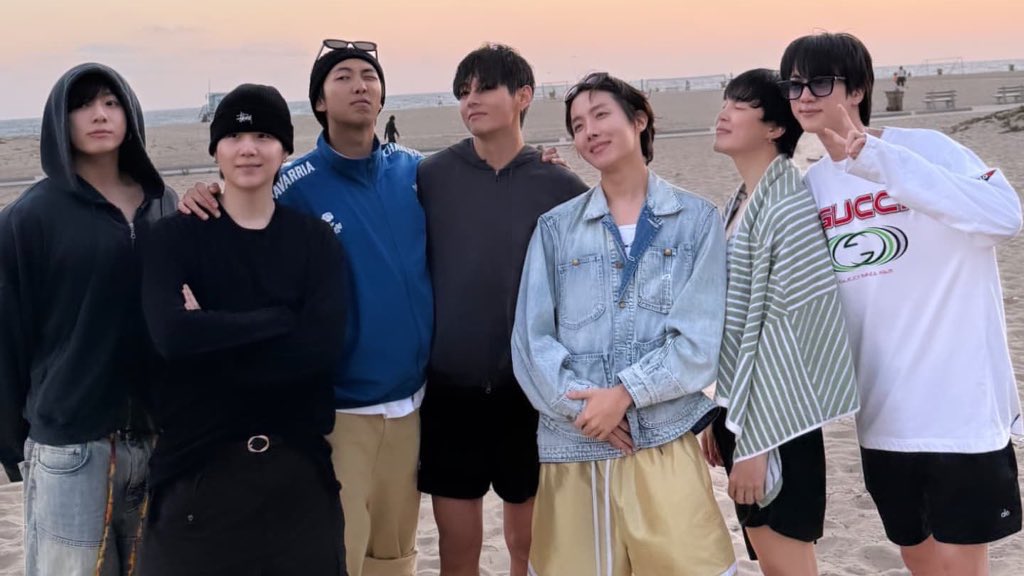 btschartsxdaily's tweet photo. #BTS OT7 2025 PICS *SO FAR* 😭💜

BTS IS COMING https://t.co/ug0HzVcNPS