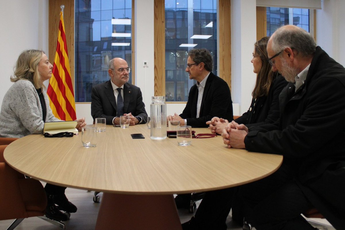 Unió Europea i Acció Exterior tweet media