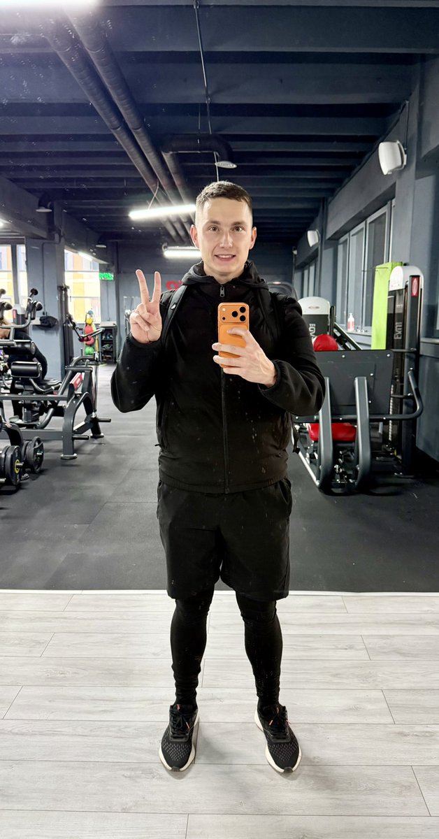 10 semanas concluídas 🤩
Já me sinto mais forte, um pouco mais magro e com a mente mais clara 😌
Como será na semana