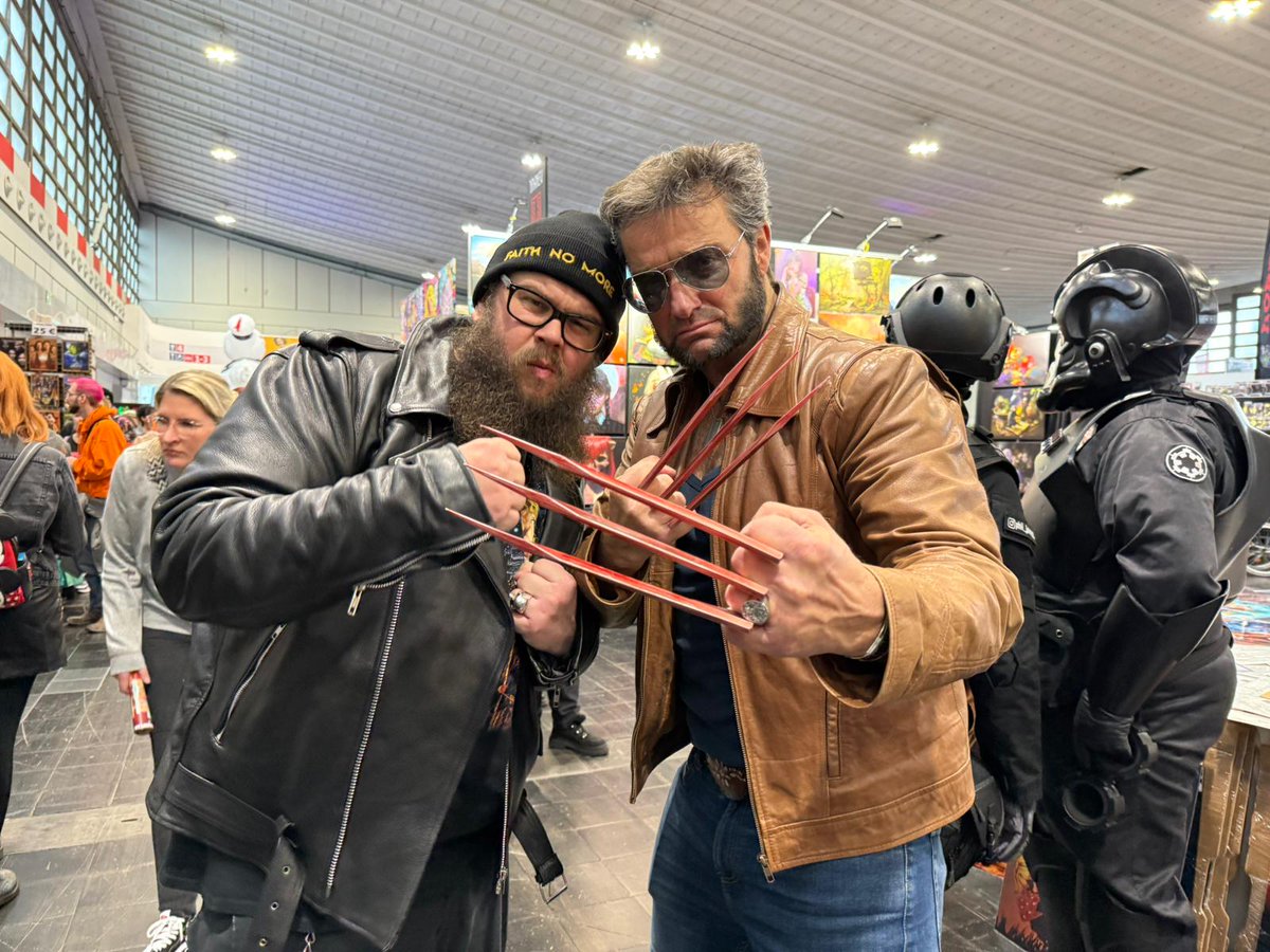 StarfleetJ's tweet image. I met Wolverine!💥

#Wolverine #XMen #MCU #MARVEL #TheWolverine
