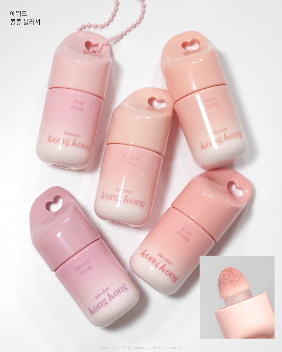 noopnoop__'s tweet photo. #협찬 @etudeplay 
에뛰드 New 콩콩 블러셔💕 1~5호 발색

볼에 콩콩! 올리기 좋은 패키지✨️
내장 스펀지 팁이 상하로 움직여서 양 조절 알아서 잘 됨!

글로우한 느낌보단 스며들듯 발려 픽싱되는 제형이고
넓게 펴바를수록 베이스랑 섞여서인지 살짝 웜해지더라구요

뽀용한 컬러가 넘 귀여븜🥹🩷 https://t.co/o8lFKWyYE3