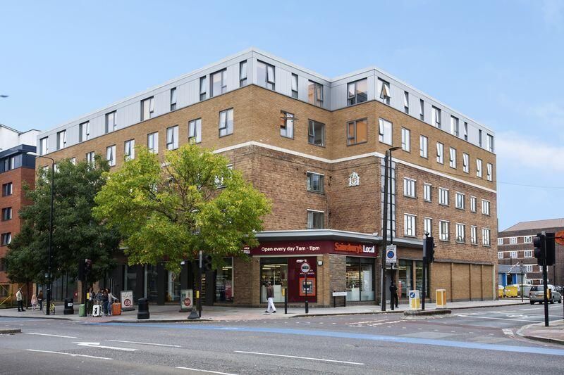 LookProperty's tweet image. STUDENTS ONLY - TO LET 🏡

Mile End Road, Stepney, E1  📍

£840 pcm 💷

Good size single room in modern shared apartment located directly opposite QMW University. Available to Students only. All bills are included along with complimentary WiFi.

rightmove.co.uk/properties/166…