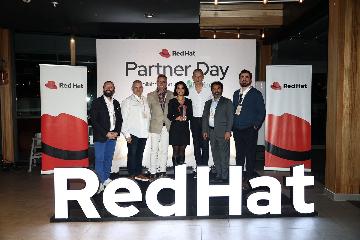 10 Aralık’ta gerçekleşen Red Hat Partner Day 2025, sektörün farklı alanlarından profesyonelleri bir araya getirerek teknoloji dünyasının güncel eğilimlerinin ele alındığı verimli bir buluşma oldu.

Etkinlik boyunca; modern kurumsal mimarilerin dönüşümü, otomasyonun operasyonel