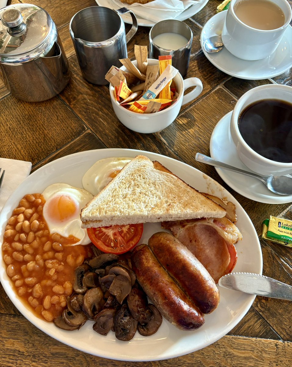 CGBUSWELL's tweet photo. Not a bad start to the day!
#Friday #Fryup #CookedBreakfast #Breakfast https://t.co/M6SQAEFAev