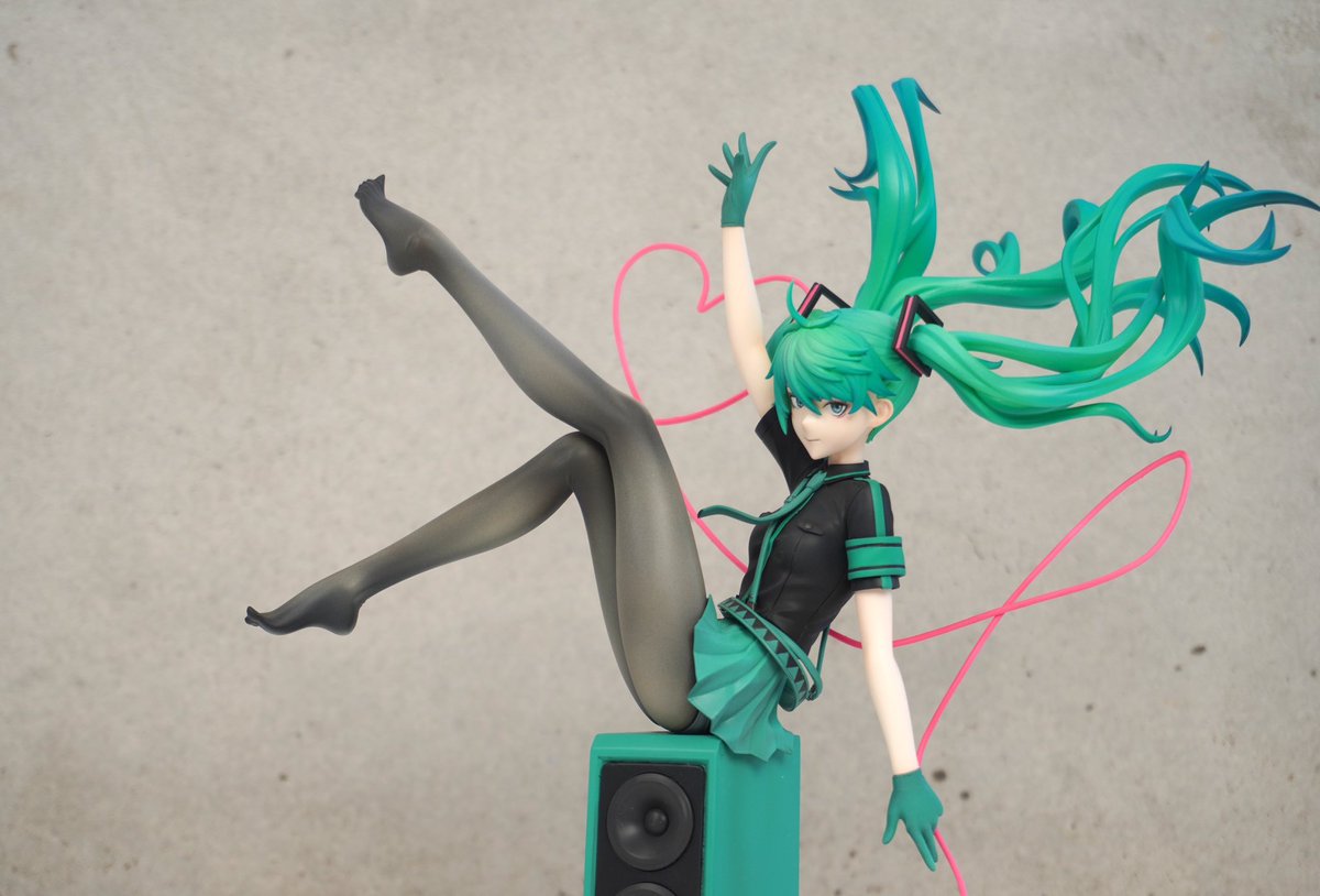 68daiko's tweet photo. 今年の製作代行2

無機置物@muki_official
【初音ミク】

原型：BxxKoTri @wo030wo様

#初音ミク
#フィギュア製作
#フィギュア
#ガレージキット
#ワンフェス
#フィギュア製作代行 https://t.co/dLiXJ0vIxQ