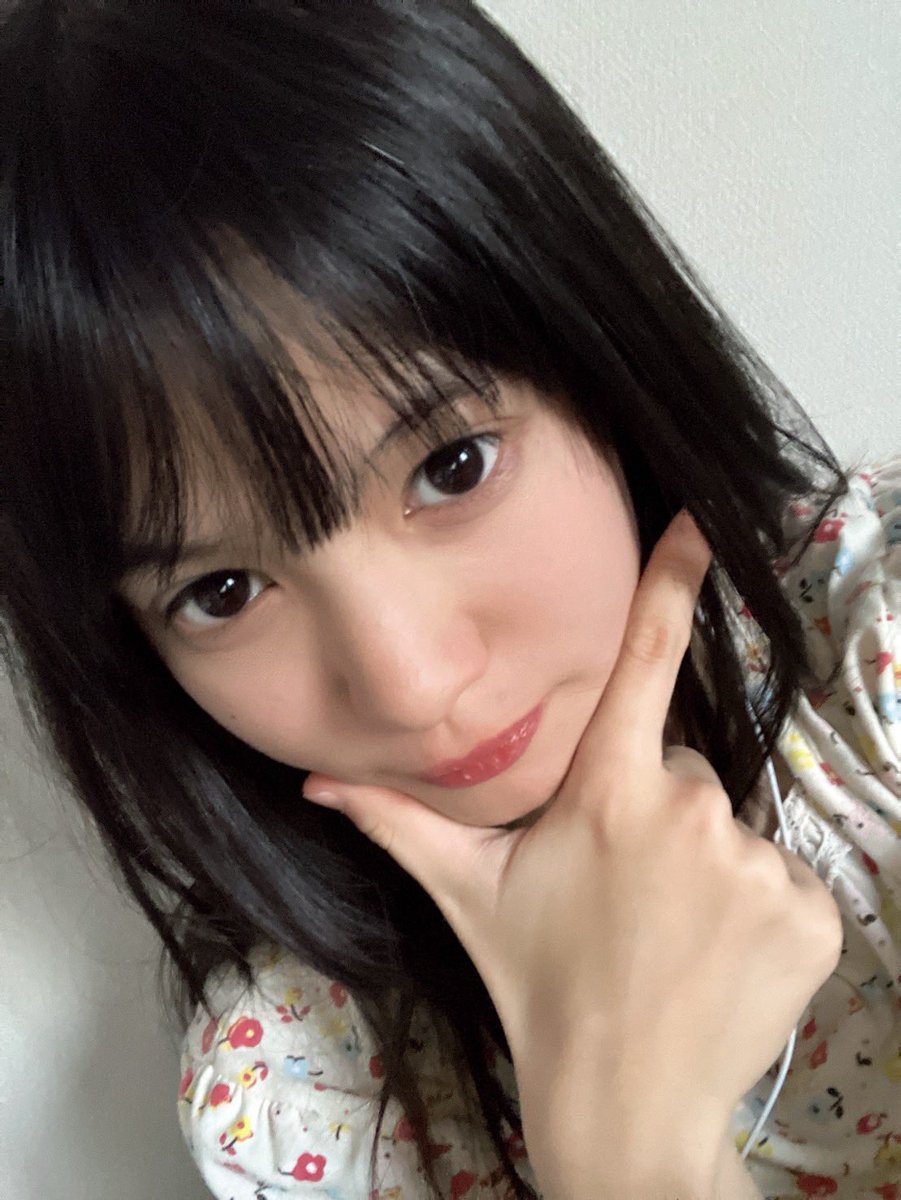 しゅーちゃん(* ᴗ͈ˬᴗ͈)” みんなこんばんはー！ 金曜日になったよ(*ᴗˬᴗ) 明日はライブだ