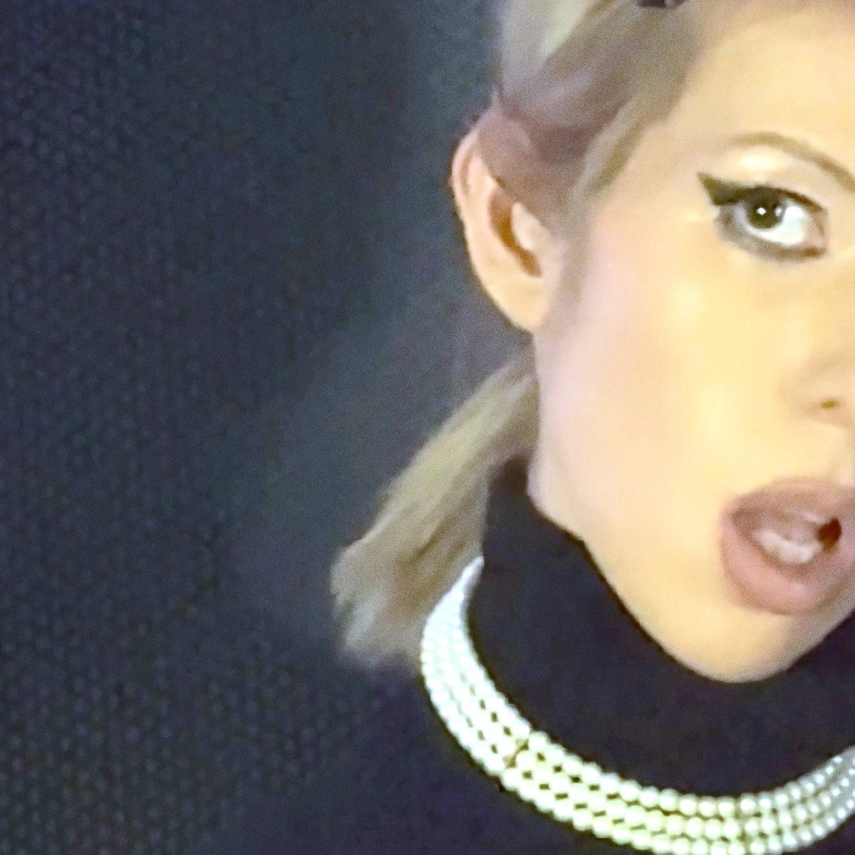 R. Missing tweet media