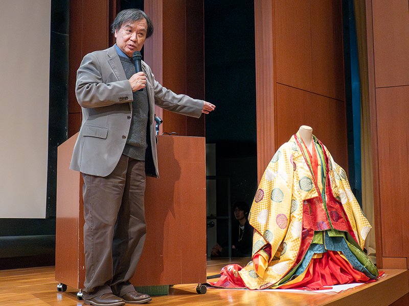 vector_mag's tweet image. 📰VECTOR  REPORT📰

#片渕須直 監督講演会『清少納言がいた京都に行き、そこに立ちたい。』レポート
〜映画『#つるばみ色のなぎ子たち』という、“来たるべき”千年の昔〜
vector-mag.com/topics/t-anime…

#東京国立博物館 にて行われた講演会＆制作資料展の模様をレポート。
@katabuchi_sunao @CONTRAIL_info