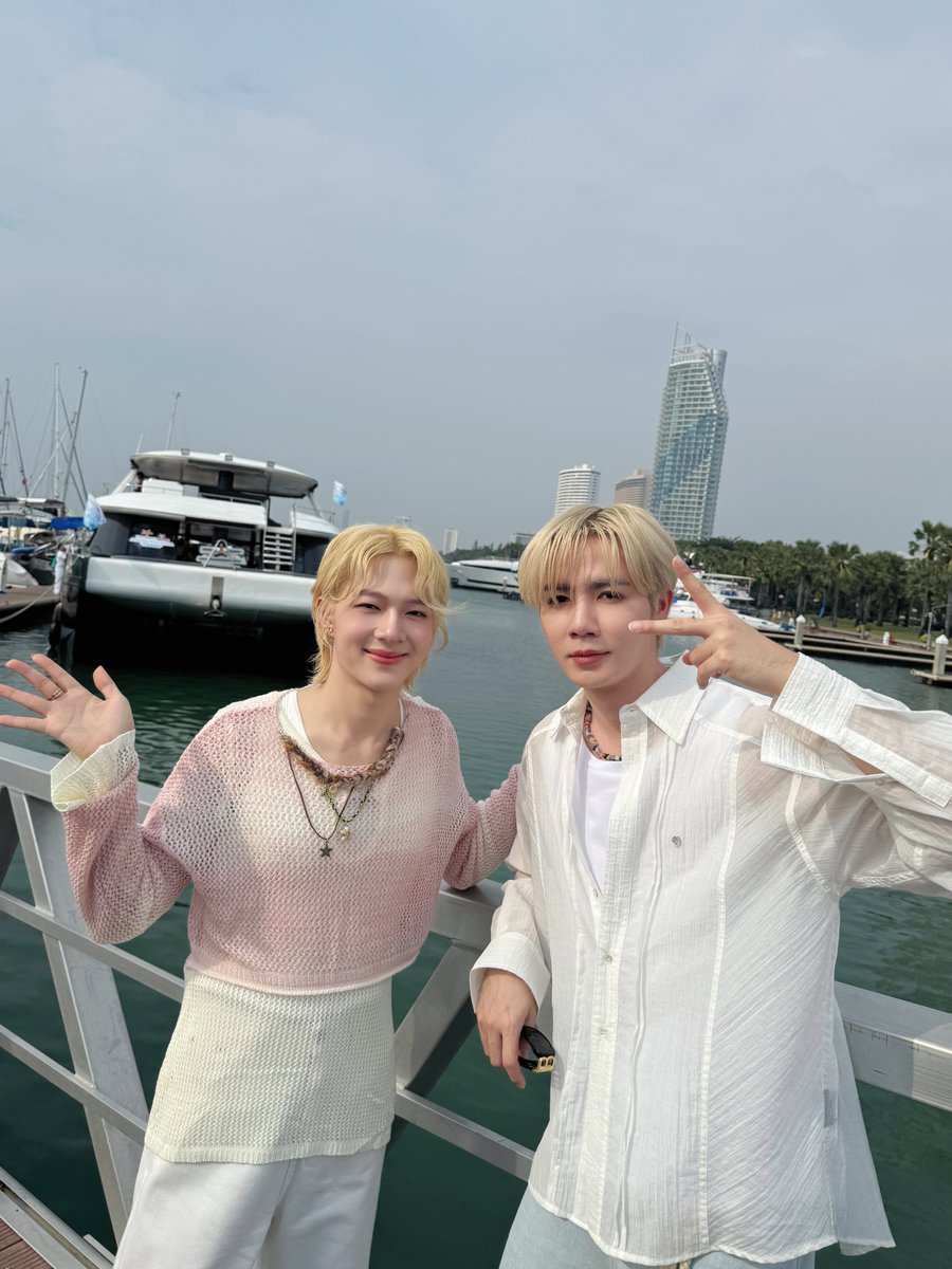 “ซี” <a href="/zee_pruk/">Z</a> และ “นุนิว” <a href="/CwrNew/">NuNew</a> พร้อมแล้วสำหรับงาน Baby Bright A Bright Day At Sea With ZeeNuNew ✨️

#ABrightDayWithZeeNuNew